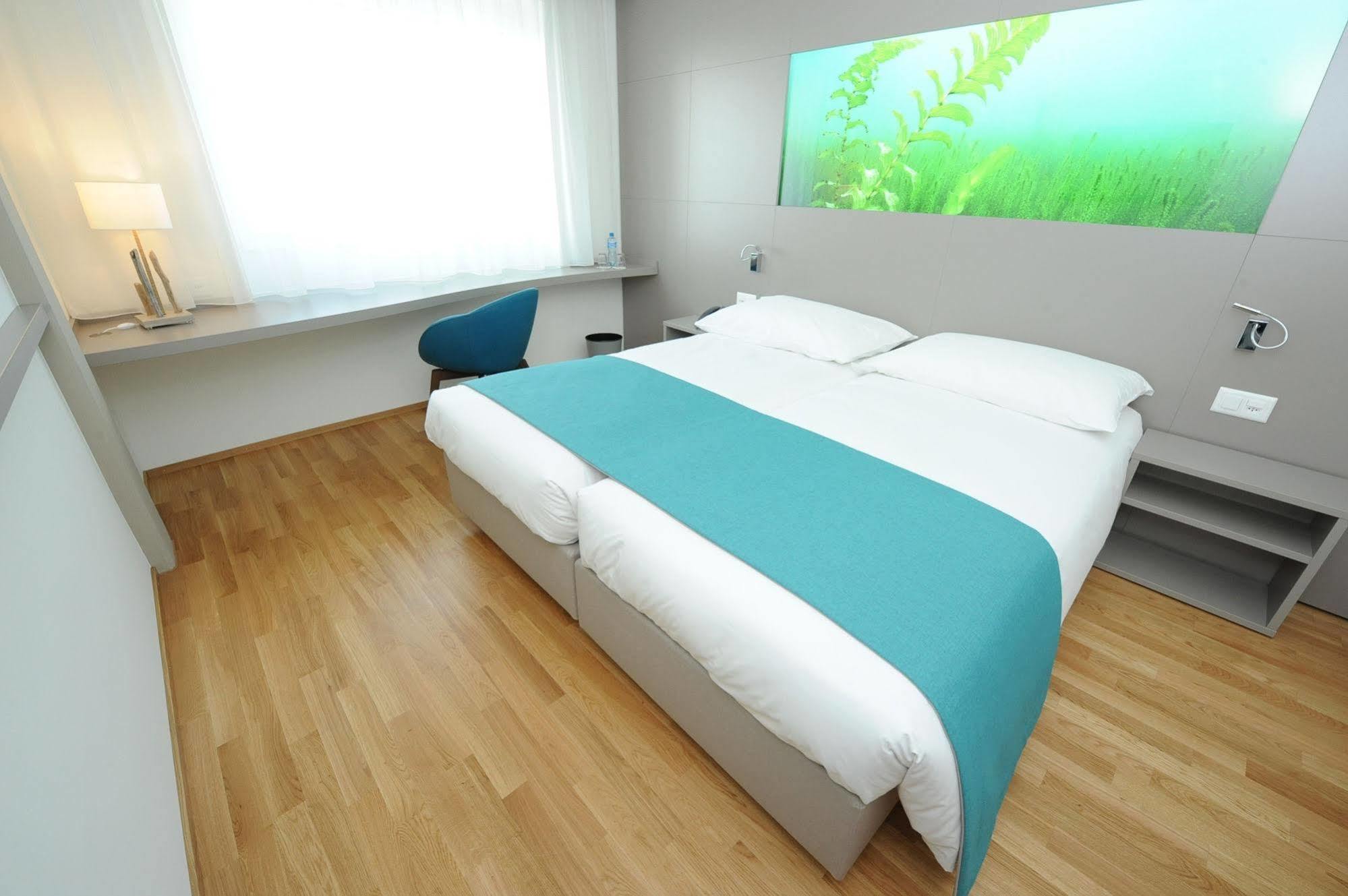 Aquatis Hotel Лозана Екстериор снимка